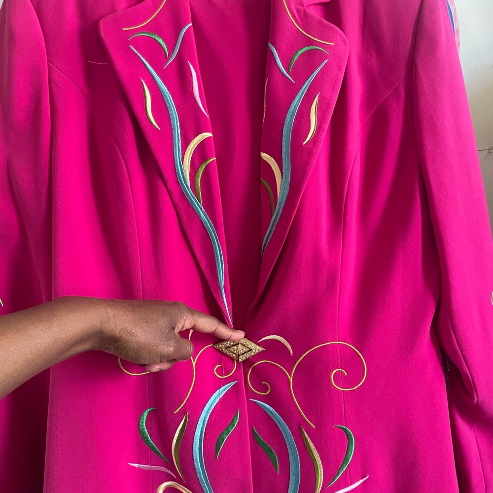 Women's Pink Embroidered Jacket - Picture 2 of 4